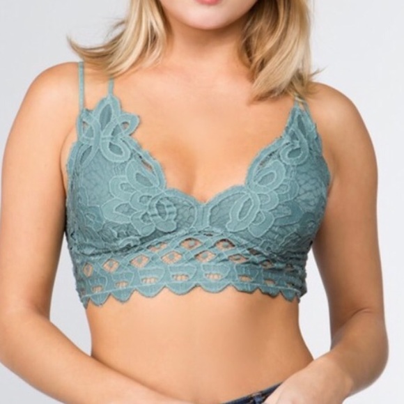 SALE Harbor Gray Scalloped Crochet Lace Bralette - Picture 2 of 3